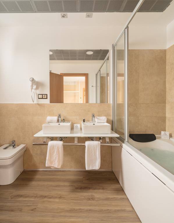 Double Room Spa Bath